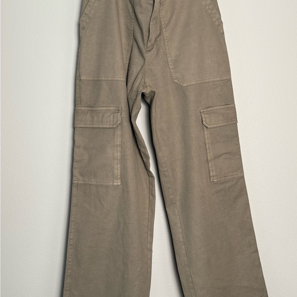 Universal Thread Women's Army Green Wide Leg Cargo Pants